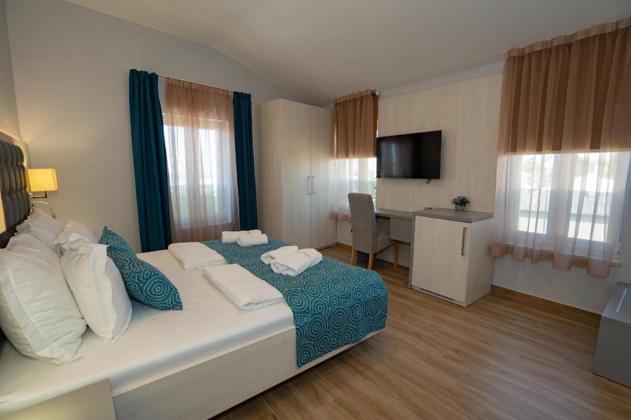 Bed&Breakfast Novalis Novalja Extérieur photo