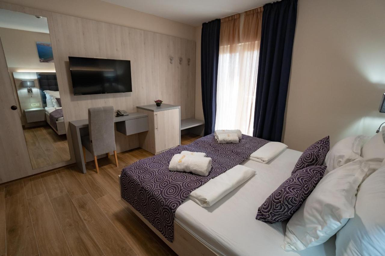 Bed&Breakfast Novalis Novalja Extérieur photo